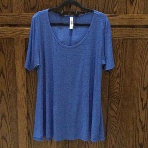 Like New - Lularoe short sleeve top. Size M.